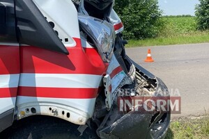 В Одесской области "скорая" с четырехмесячным ребенком попала в ДТП: видео момента аварии