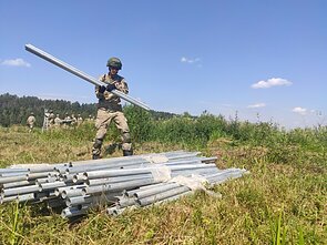 Литва почала установку огорожі з колючого дроту на кордоні з Білоруссю