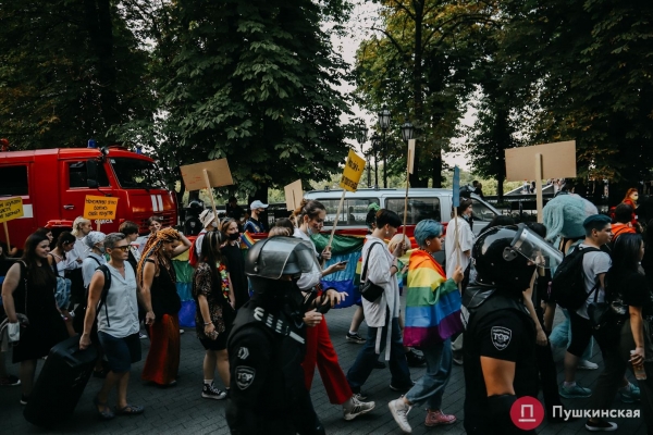 «Жить свободно, жить без страха»: как в Одессе прошел ЛГБТ-прайд. Фоторепортаж