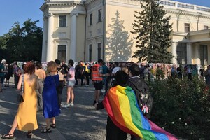 С бронетехникой и провокациями: как проходит "Одесса Прайд" в 2021 году (обновляется)