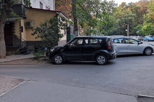 С фантазией все в порядке: свежая фотоподборка наглых водителей в Одессе