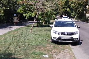 С фантазией все в порядке: свежая фотоподборка наглых водителей в Одессе