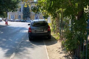 С фантазией все в порядке: свежая фотоподборка наглых водителей в Одессе