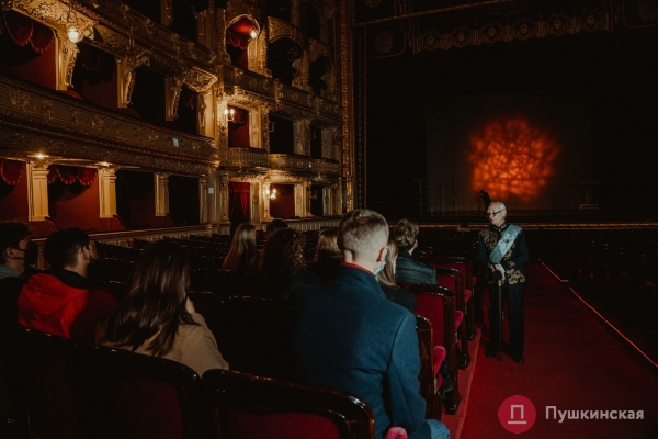 Айсберг искусства: огромный фоторепортаж о блеске и подземных «тайнах» одесского Оперного театра