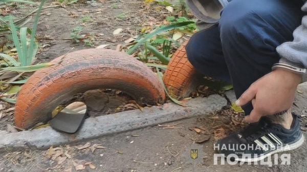 Рецидивисты крали зеркала с дорогих автомобилей в Приморском районе