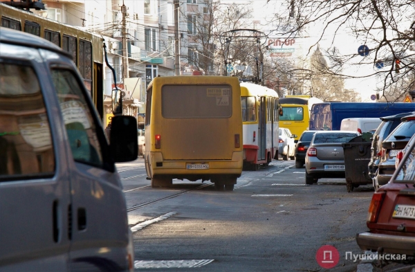 Оживленный перекресток у одесского «Привоза» могут закрыть уже с 1 февраля — сразу на 3 месяца. Фото