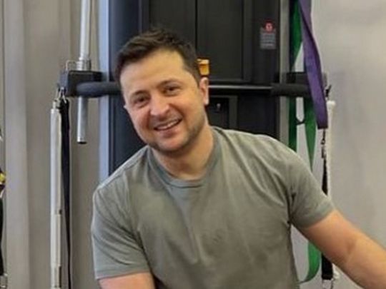 «Петя спить, Нора позіхає»: у мережі викликало ажіотаж перше фото Зеленського у новому році з тренування