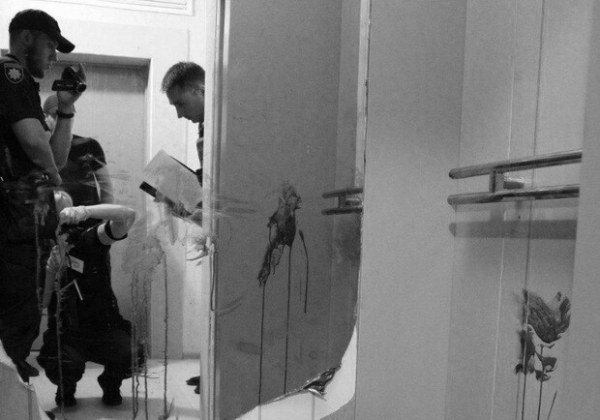Приревновал к девушке: в Одессе парень нанес товарищу ножевое ранение