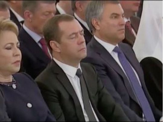 «Маленька людина з великими комплексами»: Подоляк потужно відповів рашисту медведєву, який засумнівається в існуванні України