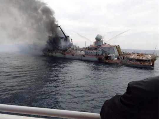 Просять, вимагають, загрожують: розвідка розповіла, як в росії «обробляють» родичів загиблих моряків з крейсера «Москва»