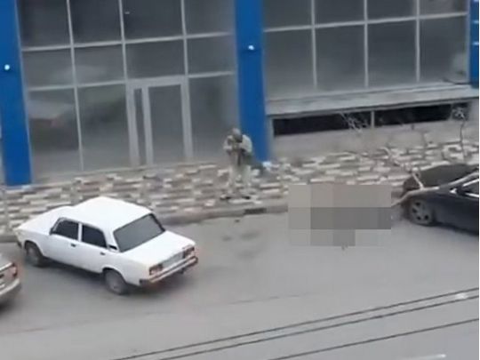 Бійня у Кримську: шокуюче відео розстрілу людей біля торгового центру