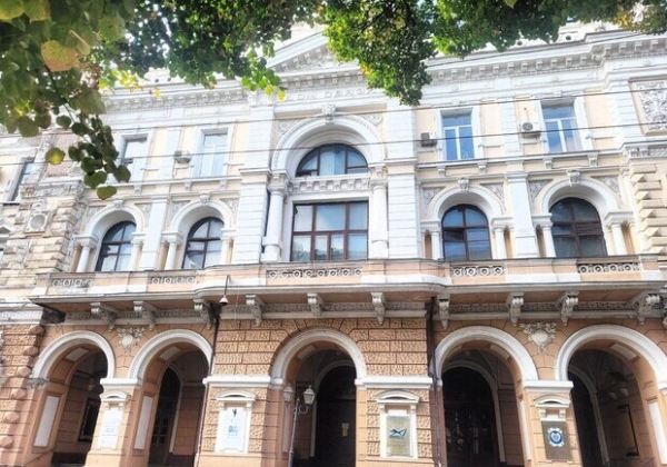 В Одессе сдают в аренду помещение старинного главпочтамта